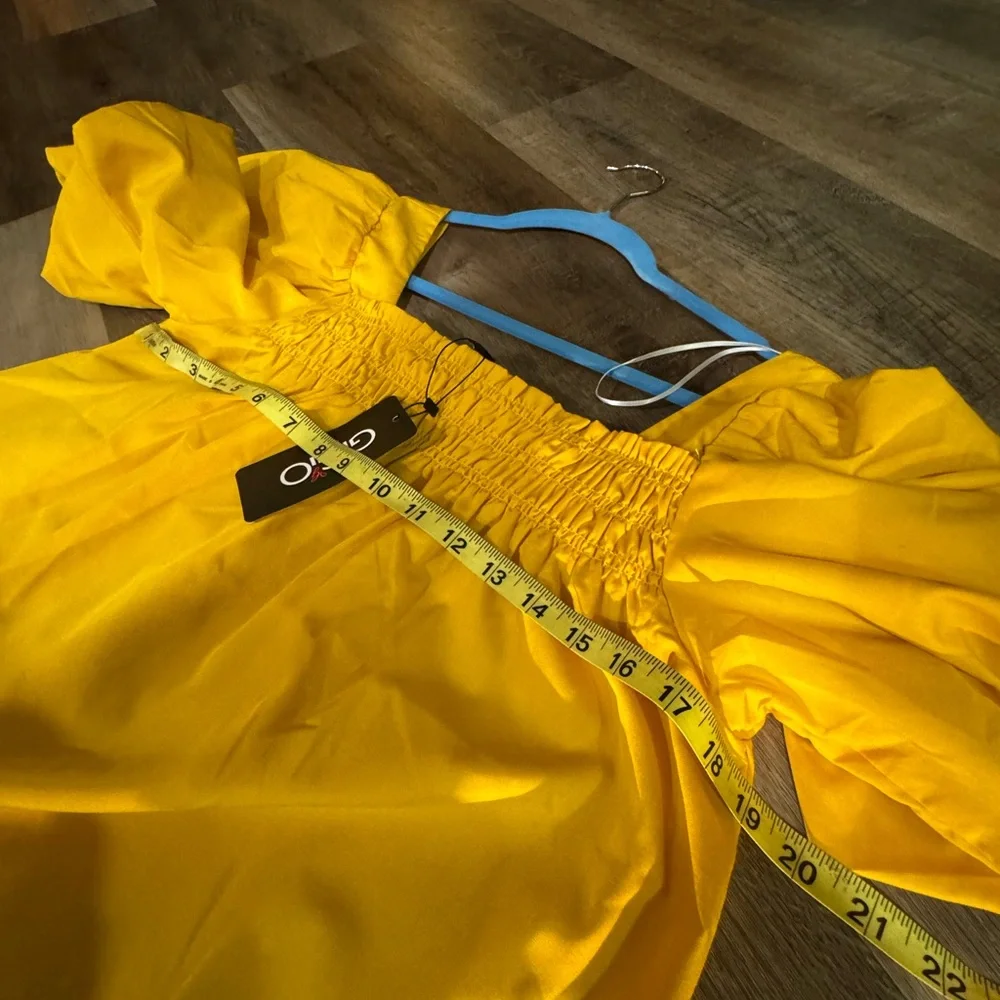 Elegant Yellow Smocked Blouse - Picture 5 of 6